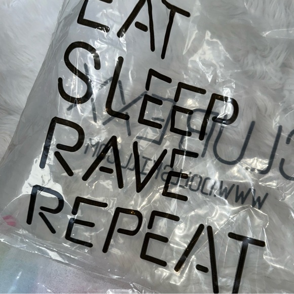 HP🌈[ Club Exx ] Gone to Wonderland Caterpillar Sling Bag - Picture 10 of 14